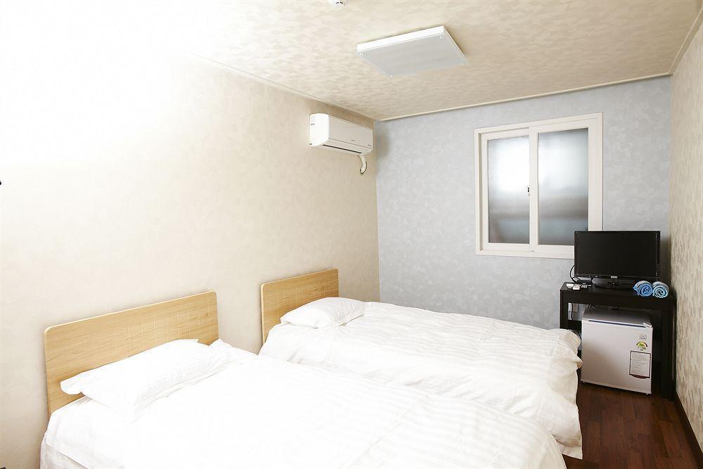 24 Guesthouse Myeongdong Avenue Seúl Exterior foto