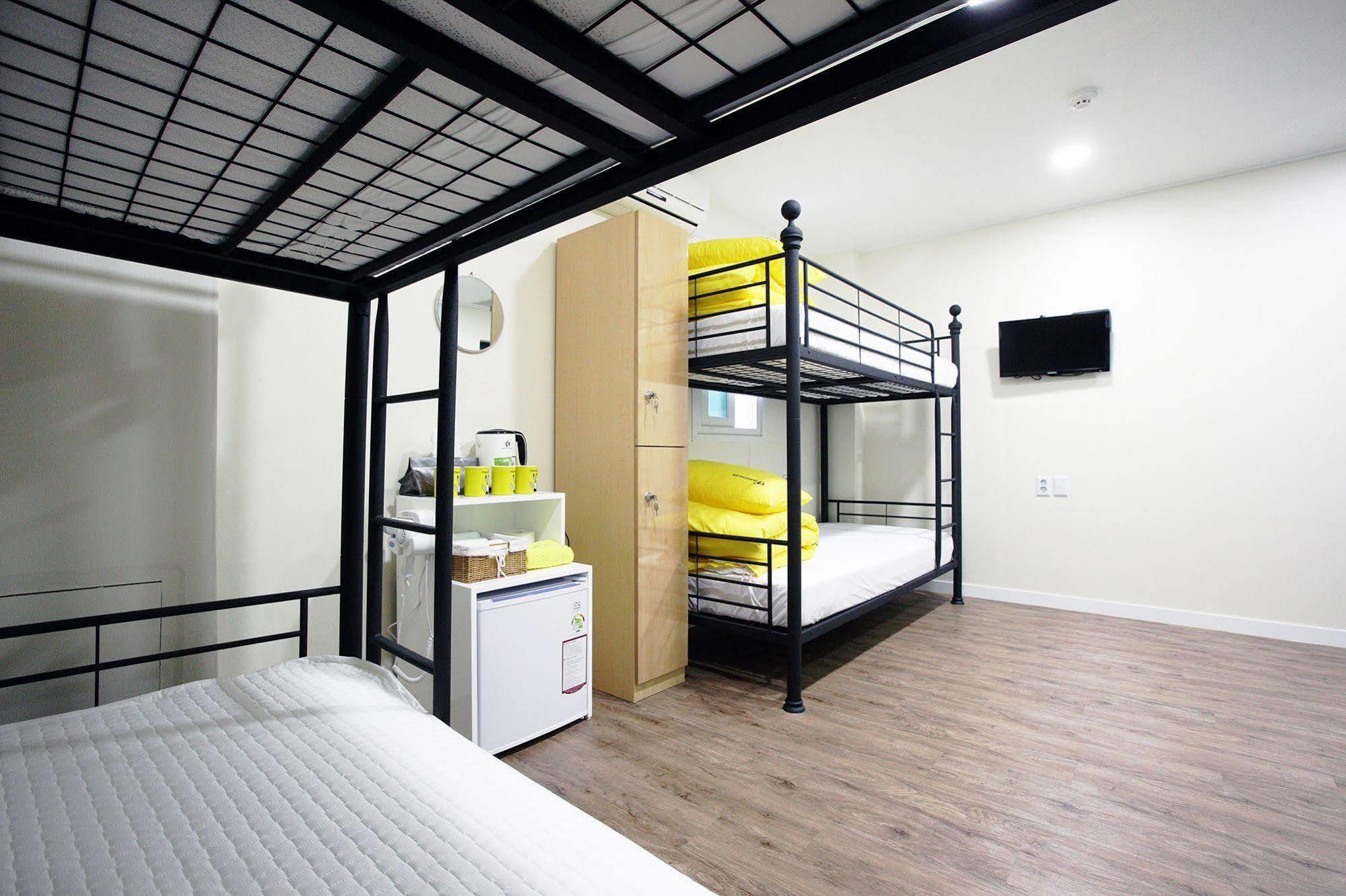 24 Guesthouse Myeongdong Avenue Seúl Exterior foto