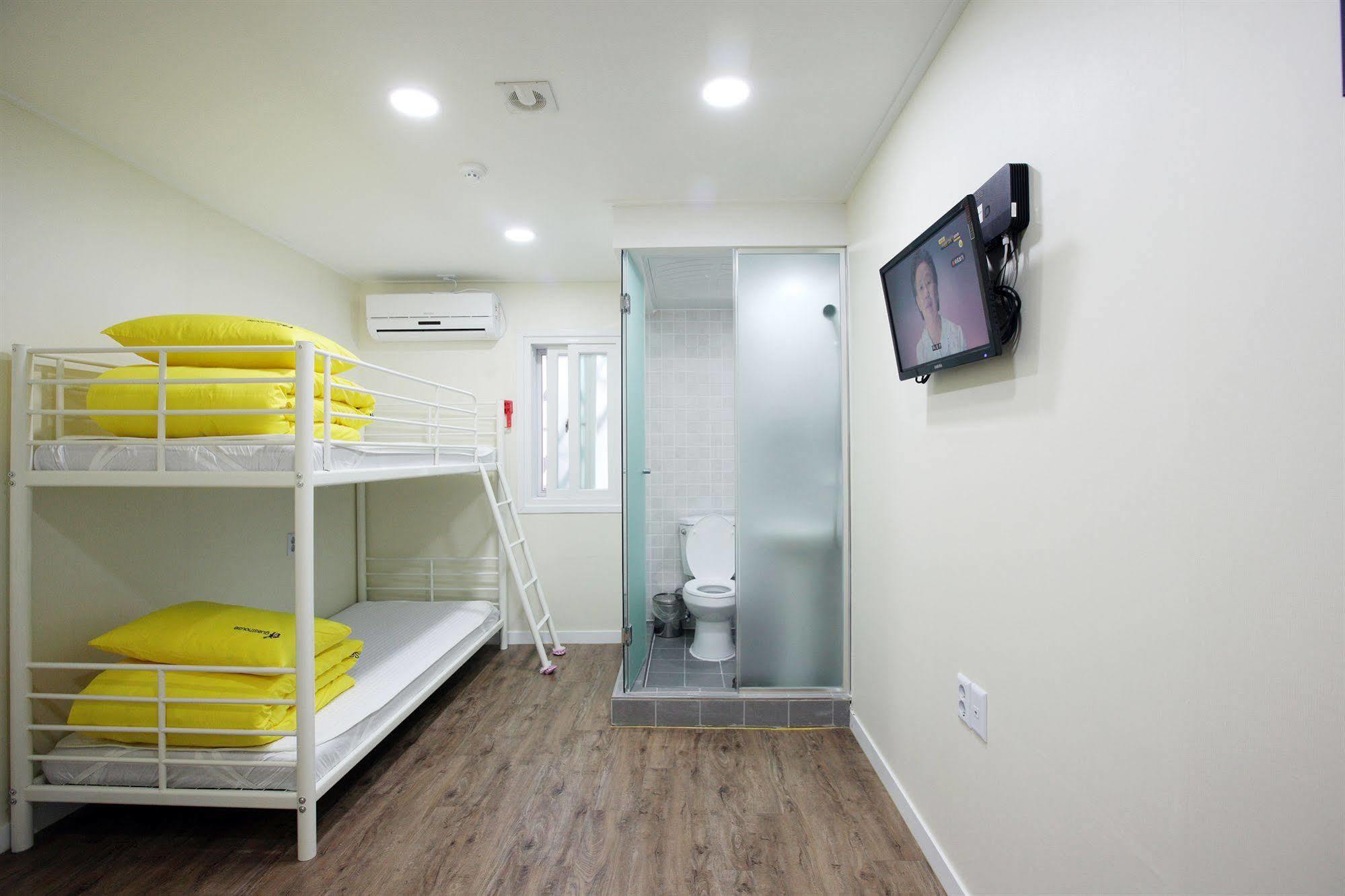24 Guesthouse Myeongdong Avenue Seúl Exterior foto