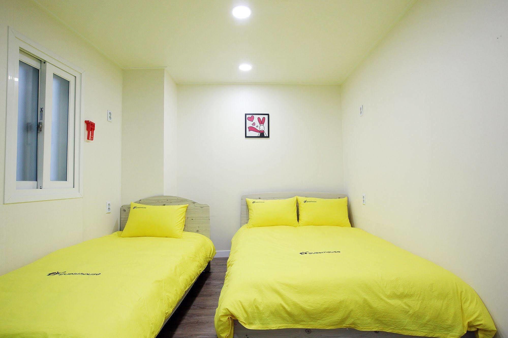 24 Guesthouse Myeongdong Avenue Seúl Exterior foto
