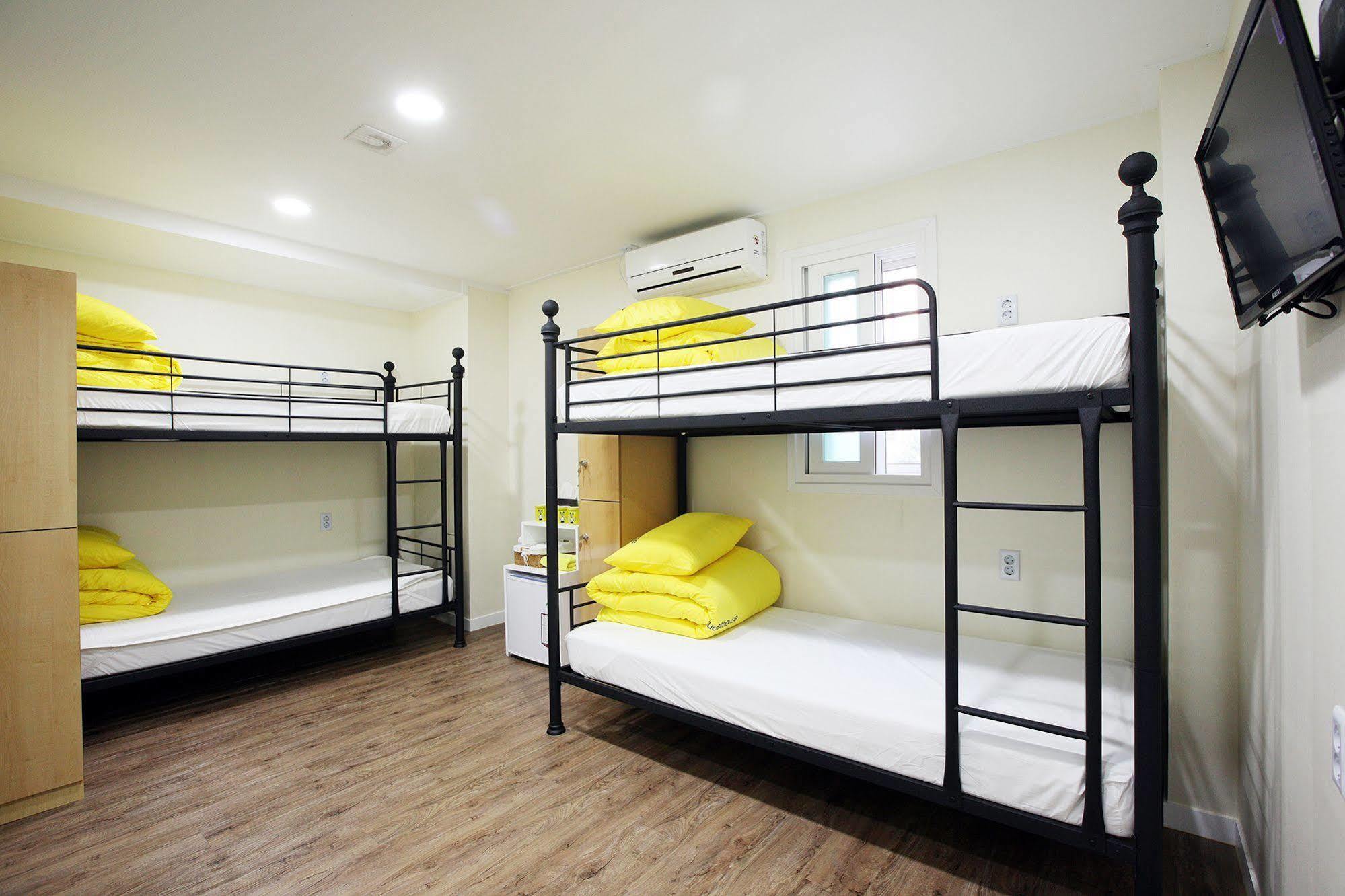 24 Guesthouse Myeongdong Avenue Seúl Exterior foto